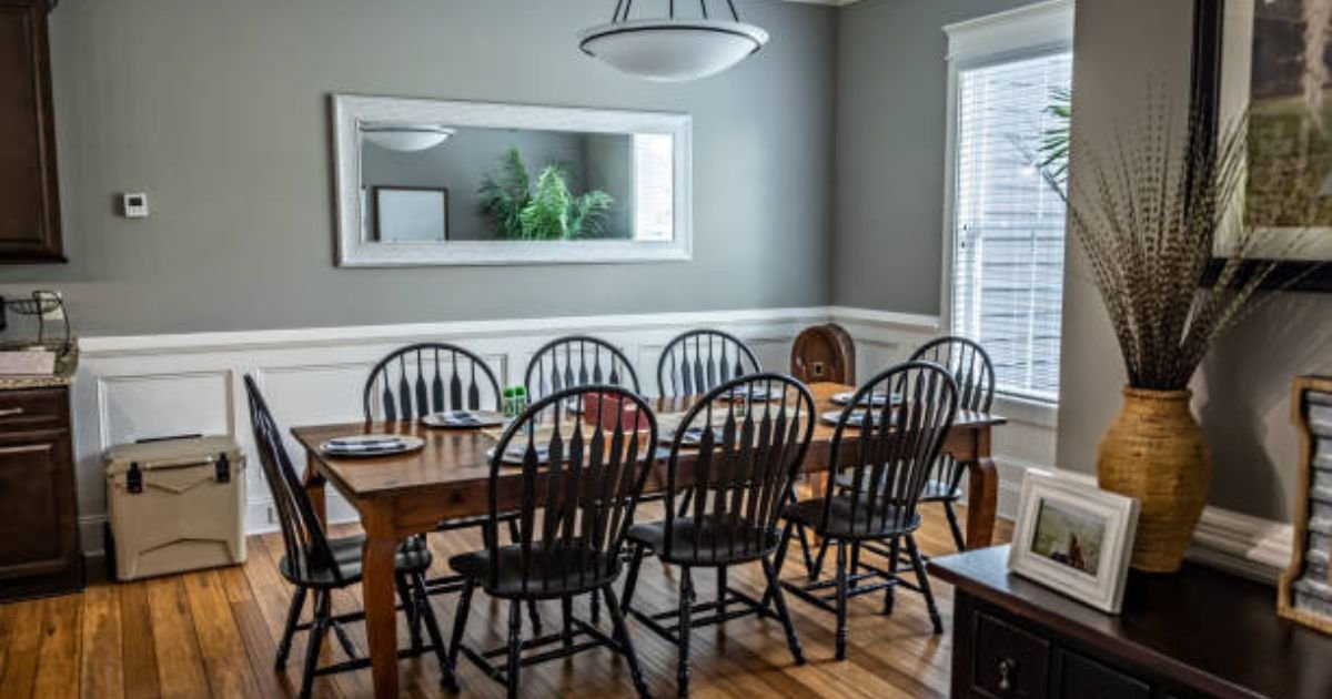 modern farmhouse dining room decor with wood table